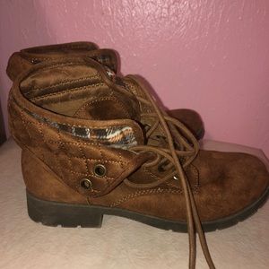 COPY - Arizona brown lace up boots